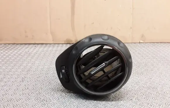 Alfa Romeo 147 Dashboard side air vent grill/cover trim