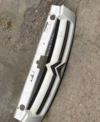 Citroen Berlingo Front bumper upper radiator grill 9644758177