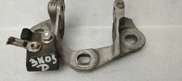 Mazda CX-3 Engine mount bracket 3K05D