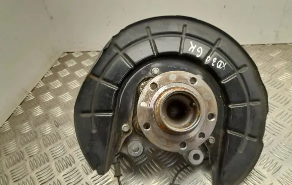 Rear wheel hub