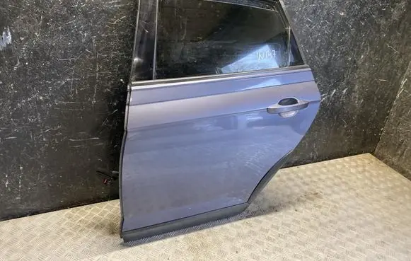 Volkswagen Taigo Rear door