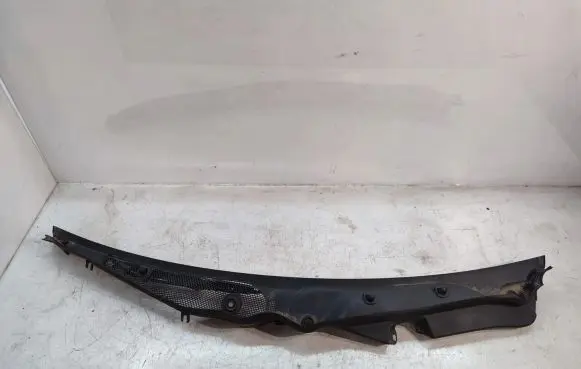 Mercedes-Benz E W212 Wiper trim A2128301013