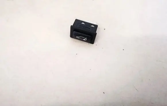 Tailgate opening switch