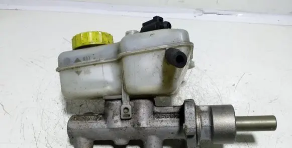 Skoda Fabia Mk1 (6Y) Master brake cylinder X5617