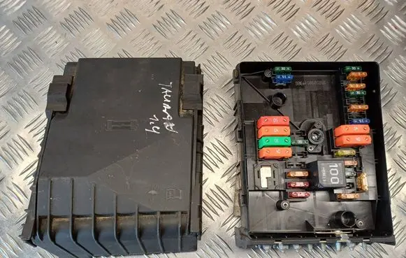 Volkswagen Touran I Fuse module 1K0937125 1K0937132F