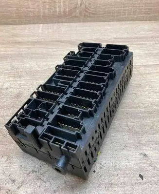 Volkswagen Transporter - Caravelle T4 Fuse module 357937039 NoFuse