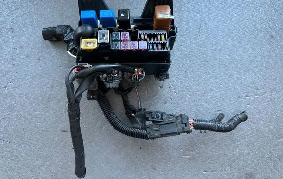 Nissan King Cab, Navara Fuse box set K153822S701 24380VK500 243822S700
