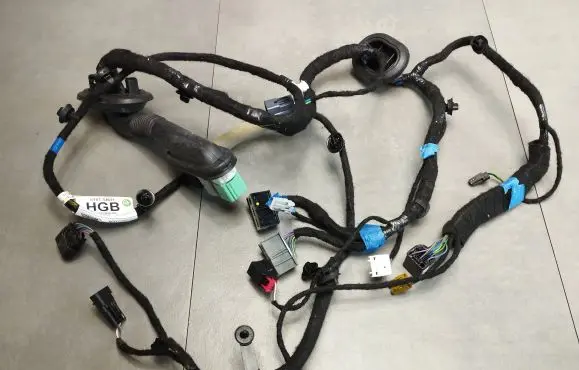 Volkswagen Amarok II Front door wiring loom N1XT14631