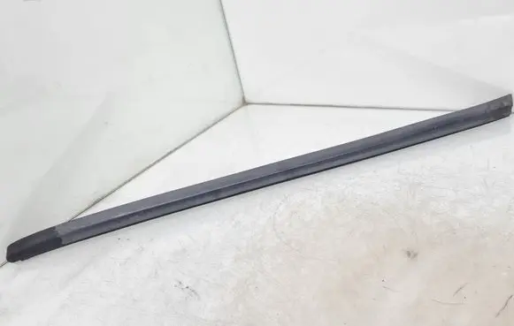Opel Vectra B Windshield trim 090547920
