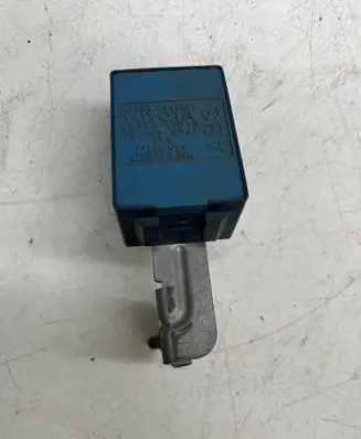Toyota Prius (XW20) ABS relay 8594047010 0521003082
