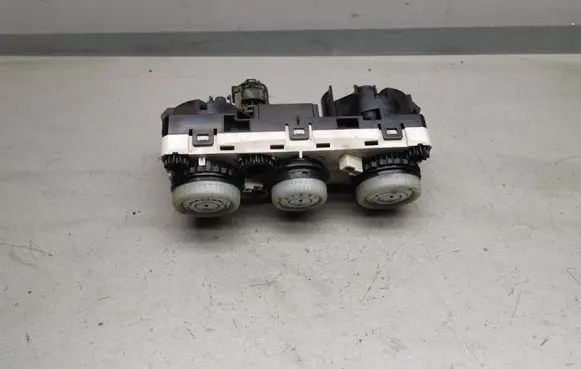 Mitsubishi Colt Climate control unit PMN164569