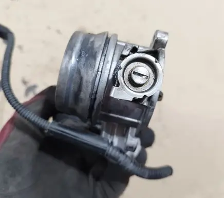 BMW 1 E81 E87 Throttle valve 780437301