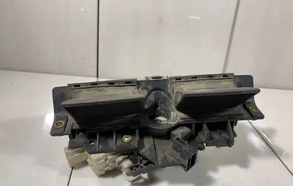 Audi A6 S6 C5 4B Tailgate/trunk/boot exterior handle 8D9827565H