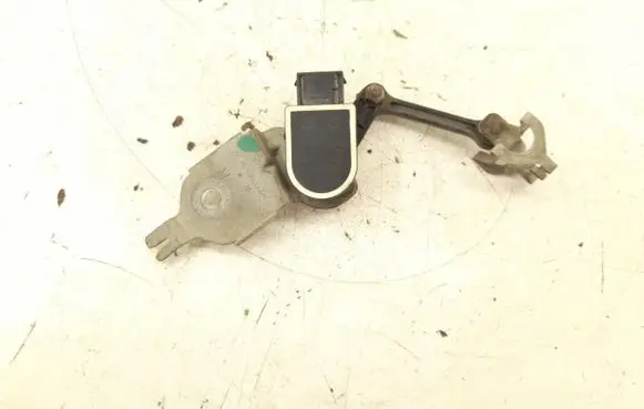 Mercedes-Benz E W213 Air suspension front height level sensor 0009053704 2139053402