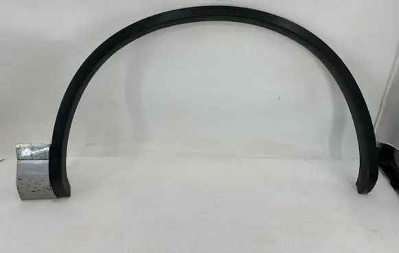 Volkswagen Touareg II Fender trim (molding) 7P6853718C