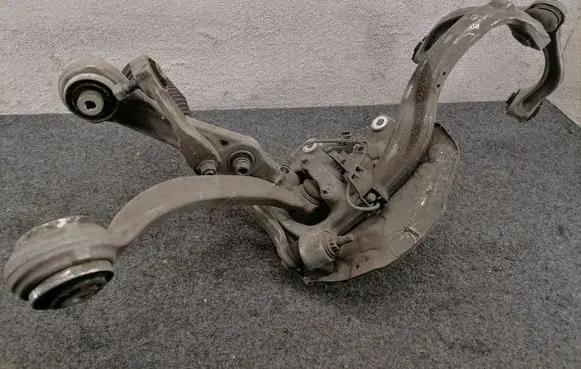 Mercedes-Benz C W205 Front wheel hub spindle knuckle 2052100 20505LI A205323