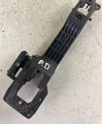 Toyota Yaris Front door exterior handle/bracket 