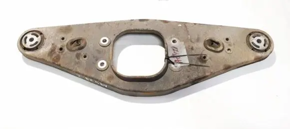 Mercedes-Benz CLS C219 Engine mounting bracket a2303521806