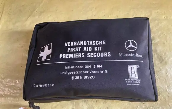 Mercedes-Benz B W245 First aid kit A1698600150