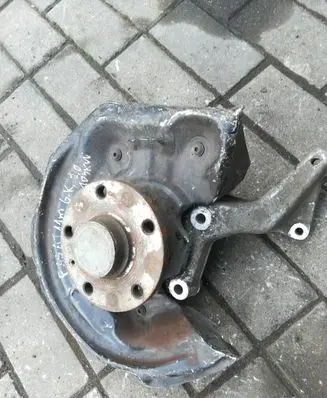Volkswagen PASSAT B7 Rear wheel hub