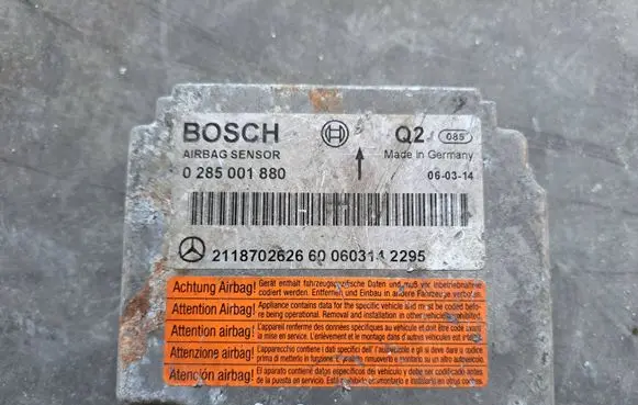 Mercedes-Benz E W211 Airbag control unit/module 2118702626 0285001880