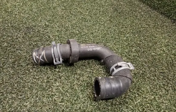 Porsche Cayenne (9Y0 9Y3) Engine coolant pipe/hose 4M0145910J 4M0145910 161536