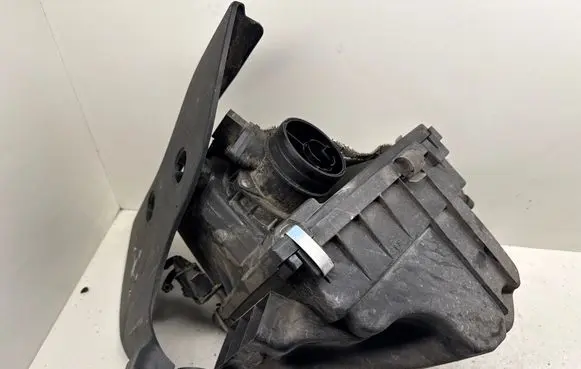 Volkswagen PASSAT B5.5 Air filter box 3B0129607Q 800183 8D0133849A