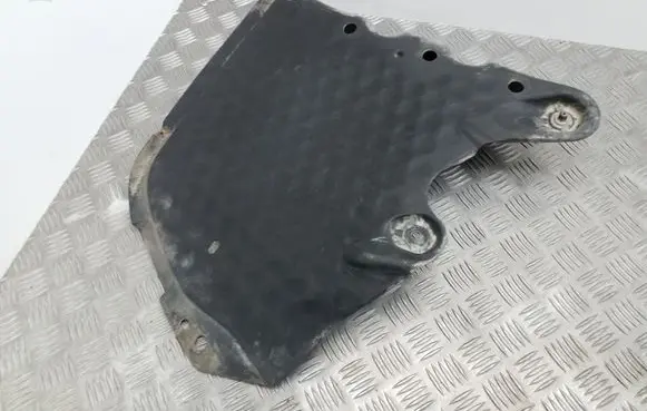 Rear underbody cover/under tray