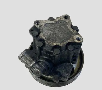Peugeot 607 Power steering pump 9632876780