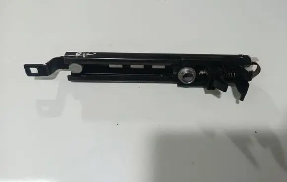 Opel Astra H Seat belt adjustment rail 13166032