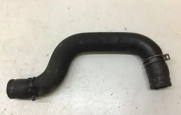 Chrysler Town & Country V Engine coolant pipe/hose