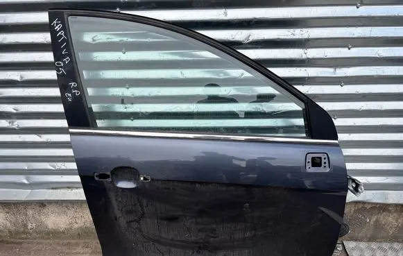 Chevrolet Captiva Front door