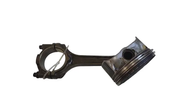 Opel Astra G Piston with connecting rod