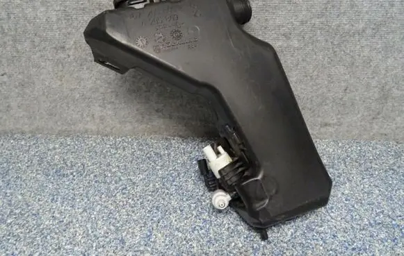 Mercedes-Benz GLC X253 C253 Windshield washer fluid reservoir/tank A2058600360
