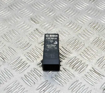Dodge RAM 1500 DS Glow plug pre-heat relay 68158081AC 0281003116