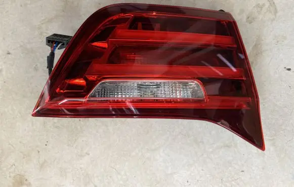 BMW M4 F82 F83 Tailgate rear/tail lights 618373