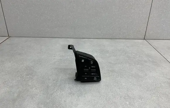 Hyundai Tucson TL Steering wheel buttons/switches 96720D7220