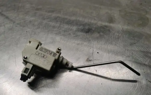 Fuel tank cap lock motor