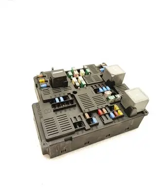 Volvo XC90 Fuse module 31473771