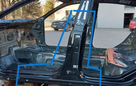 Volkswagen Arteon Pillar (middle) 