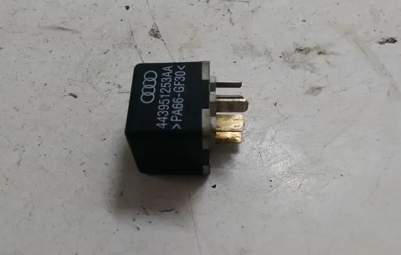 Audi A6 S6 C5 4B Other relay 443951253AA