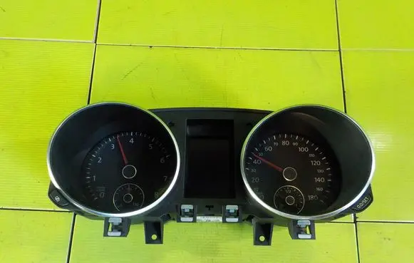 Volkswagen Golf VI Speedometer (instrument cluster) 5K6920970B AP6