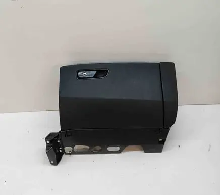 Glove box