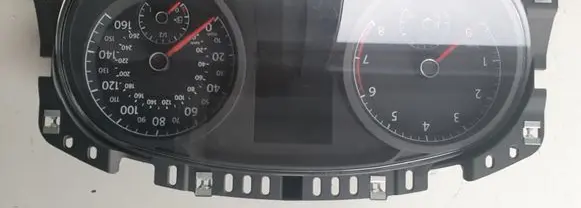 Volkswagen Golf VII Speedometer (instrument cluster)