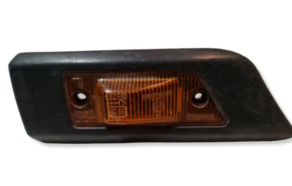 Mazda 323 F Front fender indicator light 21461311