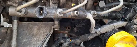 Nissan Primera Fuel main line pipe 0445214024 7700114017