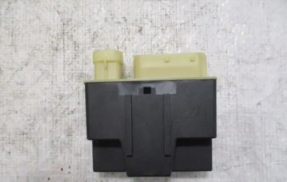 Citroen C4 Grand Picasso Coolant fan relay 9801916680