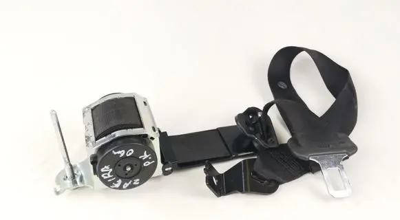 Opel Zafira B Front seatbelt 560834901