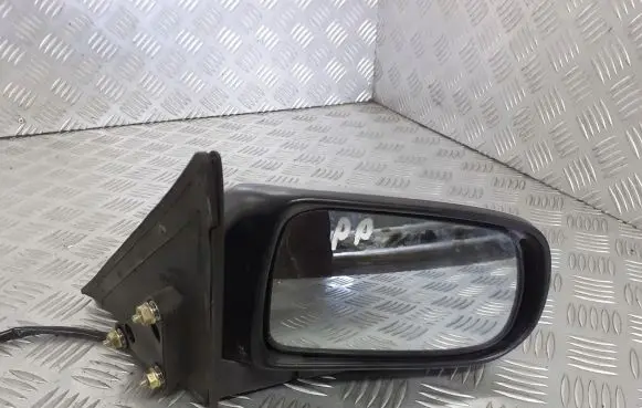Mazda 626 Front door electric wing mirror E13010142