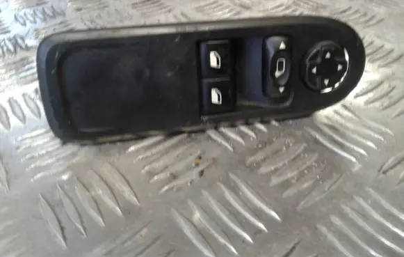 Peugeot 308 Electric window control switch 96565186